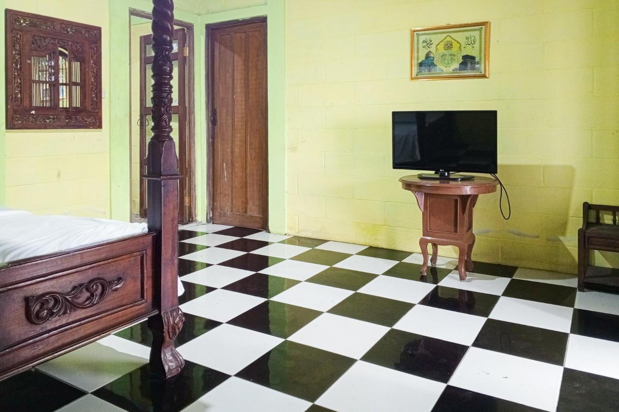 Villa Kampus Near Taman Safari Cisarua Puncak Redpartner Богор Экстерьер фото