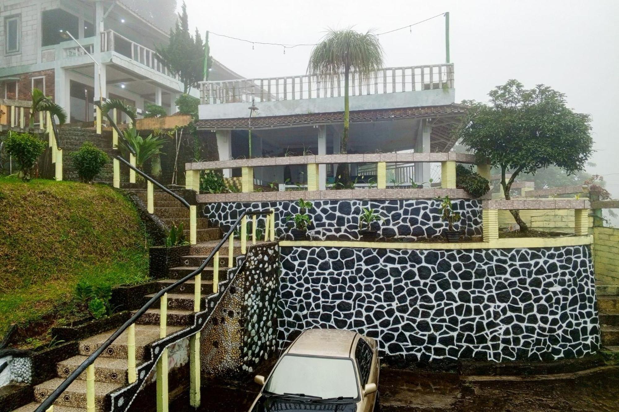 Villa Kampus Near Taman Safari Cisarua Puncak Redpartner Богор Экстерьер фото