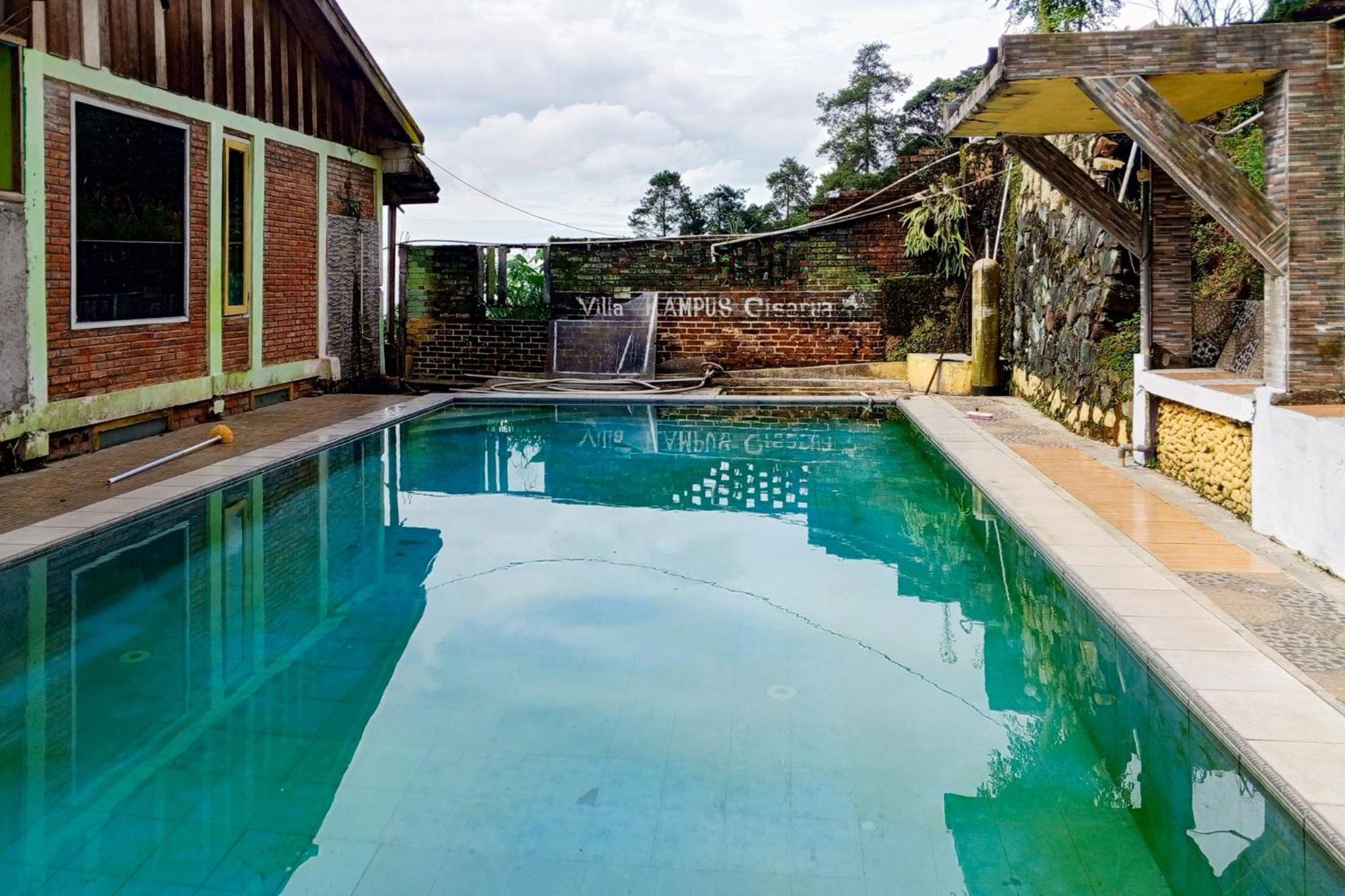 Villa Kampus Near Taman Safari Cisarua Puncak Redpartner Богор Экстерьер фото
