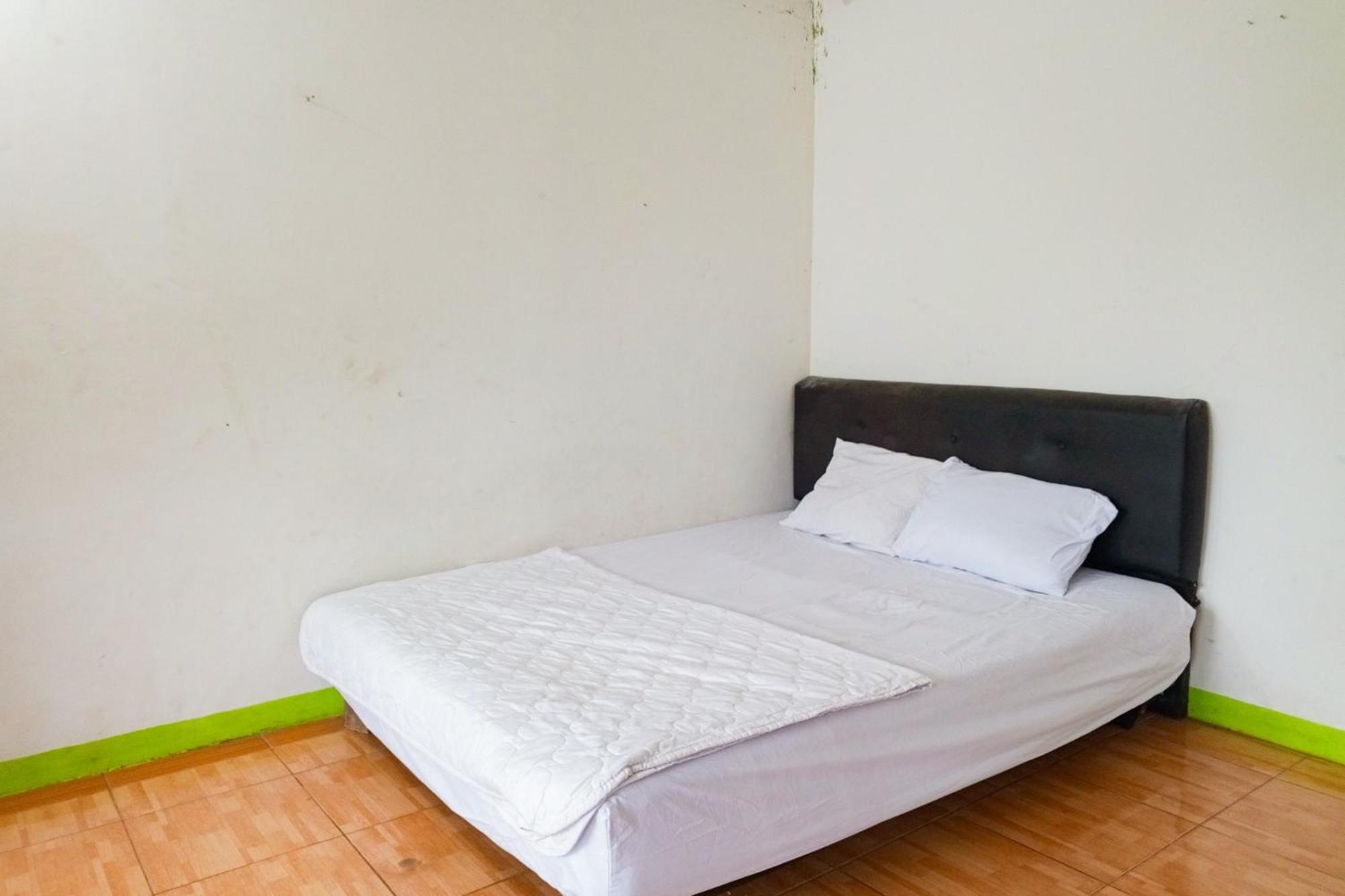 Villa Kampus Near Taman Safari Cisarua Puncak Redpartner Богор Экстерьер фото