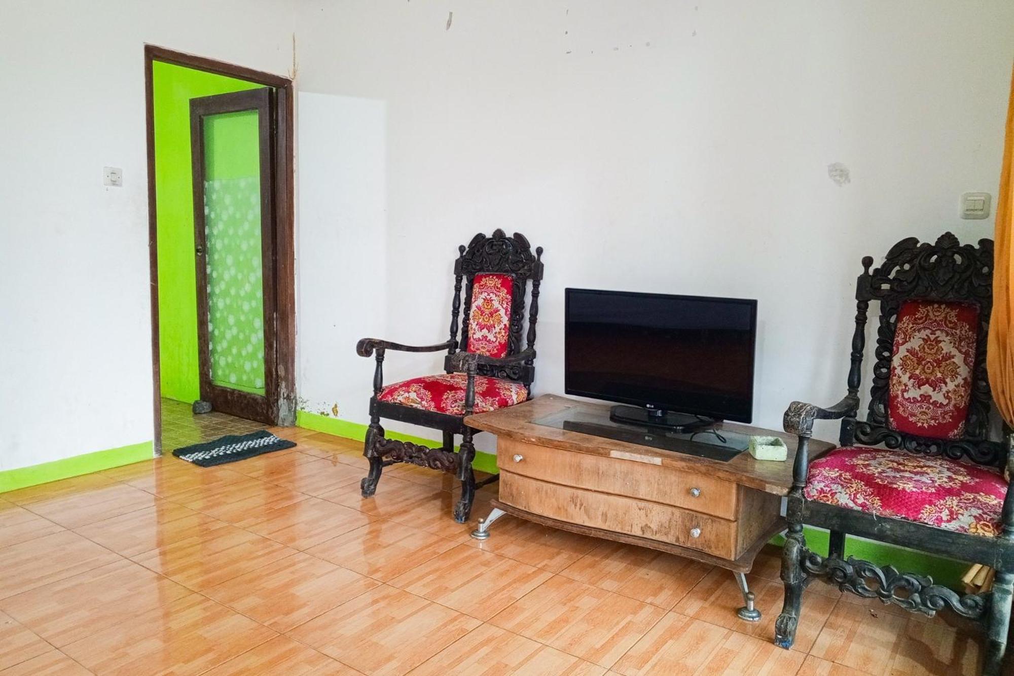 Villa Kampus Near Taman Safari Cisarua Puncak Redpartner Богор Экстерьер фото